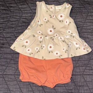 Daisy Print Sleeveless Top and Peach Diaper Cover Set